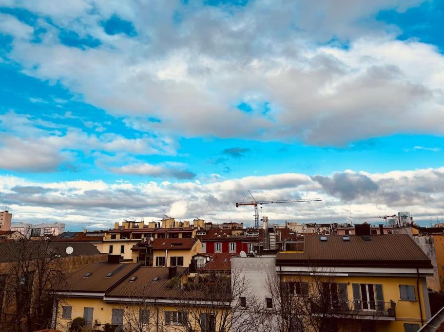 Sky-View Flat In Milan Apartment Exterior photo